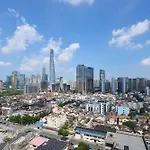 Eastern Hub - Bund Branch Near Yuyuan Garden Convenient Subway