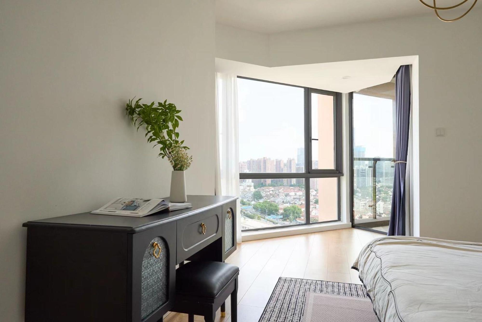 Eastern Hub - Bund Branch Near Yuyuan Garden Convenient Subway *